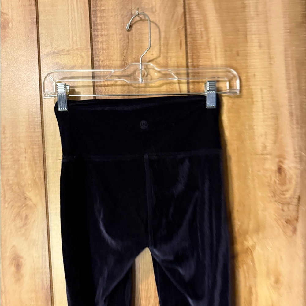 Lululemon Wunder Lounge High-Rise
Tight 28" *Velvet - Black $118 Retail - Picture 8 of 12